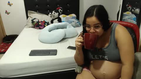 Snapshot of kylie_switch chatting on October 14, 12:46 am Instagram Kylie switch followme buy lovense here online show from October 14, 12:46 am