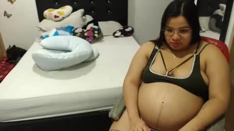 Snapshot of kylie_switch chatting on October 15, 11:29 pm Instagram Kylie switch followme buy lovense here online show from October 15, 11:29 pm