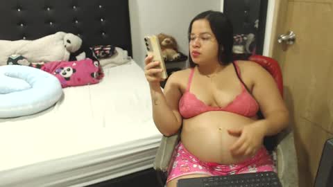 Snapshot of kylie_switch chatting on September 12, 11:12 pm Instagram Kylie switch followme buy lovense here online show from September 12, 11:12 pm