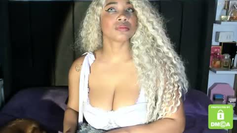 kylie white boobs online show from July 30, 9:15 pm