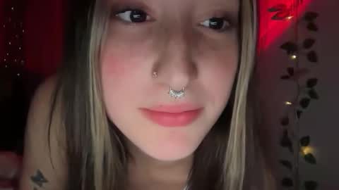 kyliiii online show from May 1, 2:59 am
