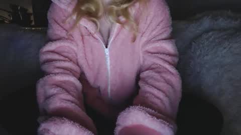 Snapshot of kymchi chatting on October 9, 12:15 am Check Out My NSFW OnlyFans Link On Bio online show from October 9, 12:15 am