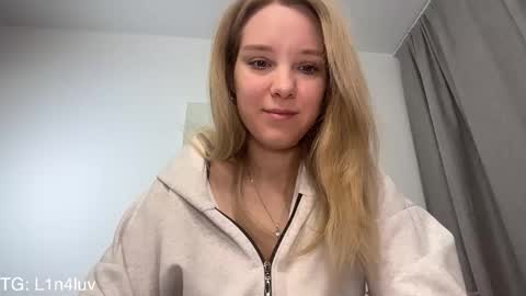 lina online show from March 31, 1:16 am