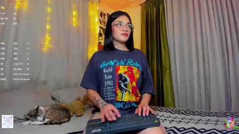    Help me reach 50 likes online show from December 14, 2:33 am