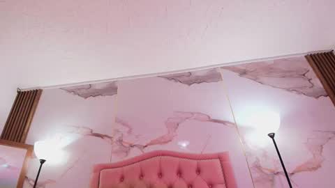 la_indiia online show from February 21, 1:23 pm