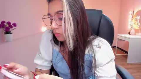 T A T I A N A online show from May 26, 1:43 pm