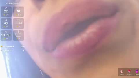 Sara online show from June 17, 8:10 pm