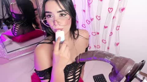 lana  foxx Model  independient online show from April 11, 3:48 pm