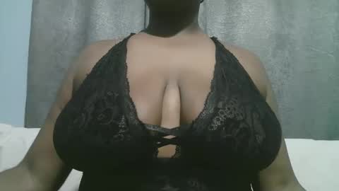 lady_dearra online show from October 31, 4:44 pm