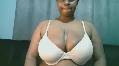 lady_dearra online show from June 3, 2:45 am