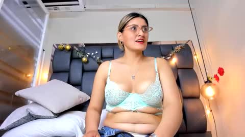 LADY  online show from March 19, 2:38 am