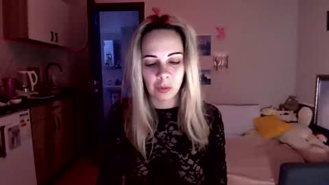 lady_smile69 online show from September 10, 3:17 am