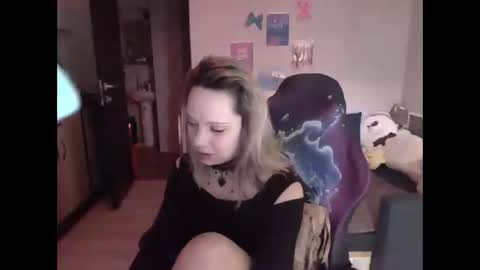 lady_smile69 online show from February 12, 2:11 pm