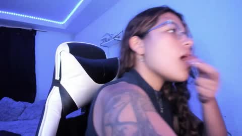  Lady  online show from March 4, 2:51 am