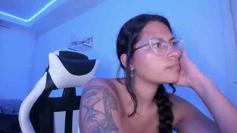  Lady  online show from March 3, 2:44 am