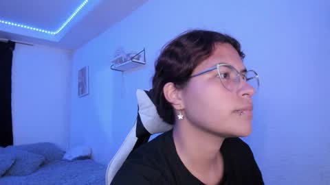  Lady  online show from October 4, 5:13 am