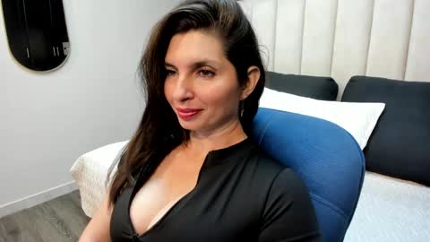  Danna................. online show from April 27, 12:08 am
