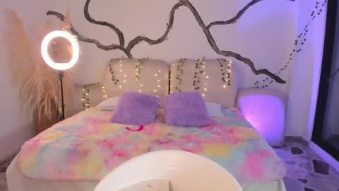 Lady  online show from December 19, 5:32 am