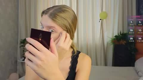 Snapshot of lafeti chatting on October 22, 6:51 am Lilia online show from October 22, 6:51 am