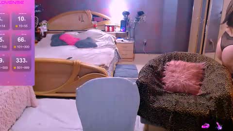 Arielle online show from November 10, 7:42 pm