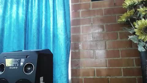 laia_hadid online show from October 15, 10:51 am