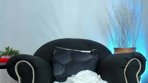 Lailacastillo online show from April 2, 1:41 pm