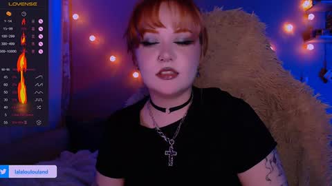 Snapshot of lala_loulou chatting on February 6, 8:56 pm Nicky online show from February 6, 8:56 pm