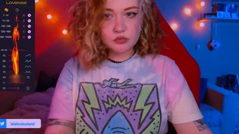 Snapshot of lala_loulou chatting on December 26, 9:15 pm Nicky online show from December 26, 9:15 pm