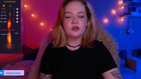 Snapshot of lala_loulou chatting on January 4, 7:02 pm Nicky online show from January 4, 7:02 pm