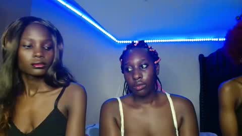 Lalisa online show from April 15, 9:15 pm