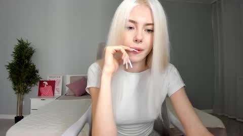 Erika online show from October 6, 12:55 pm