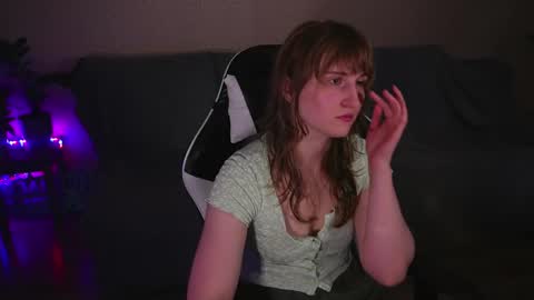 Kay online show from April 4, 7:56 pm