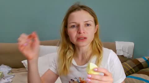 Snapshot of lanaangeldream chatting on September 27, 1:29 pm Lana online show from September 27, 1:29 pm