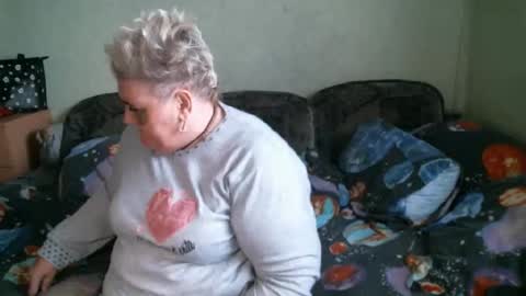 lanacat555 online show from September 30, 12:00 pm