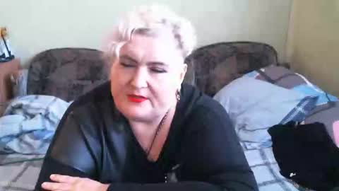 lanacat555 online show from September 19, 1:10 pm