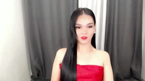 lanawyatt_ online show from December 4, 7:36 pm