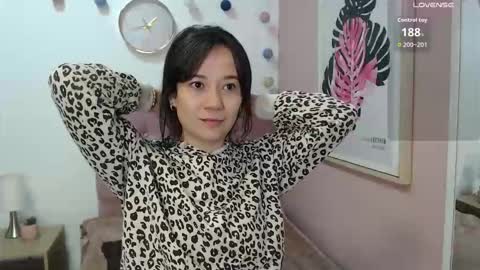 Lanna online show from October 17, 1:25 pm