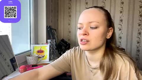 Hello My name is Lola online show from April 17, 7:21 am