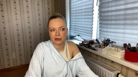 Hello My name is Lola online show from April 1, 1:41 pm