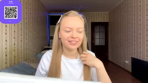 Hello My name is Lola online show from April 18, 8:06 am