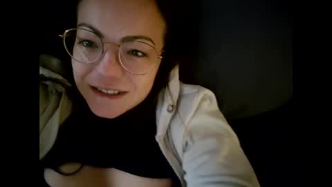 Snapshot of laraa333 chatting on January 14, 9:56 am Little online show from January 14, 9:56 am