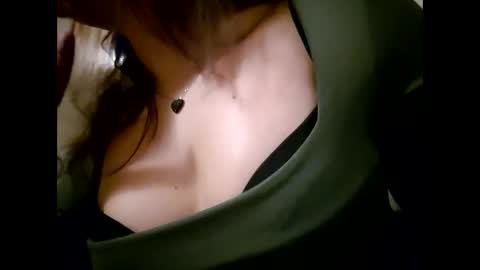 Snapshot of laraa333 chatting on January 11, 11:24 pm Little online show from January 11, 11:24 pm