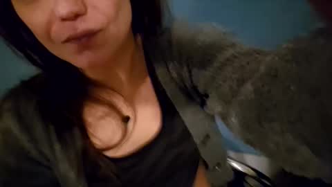 Snapshot of laraa333 chatting on January 21, 11:13 pm Little online show from January 21, 11:13 pm