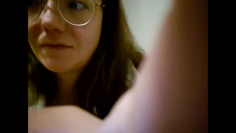 Snapshot of laraa333 chatting on January 10, 11:50 pm Little online show from January 10, 11:50 pm