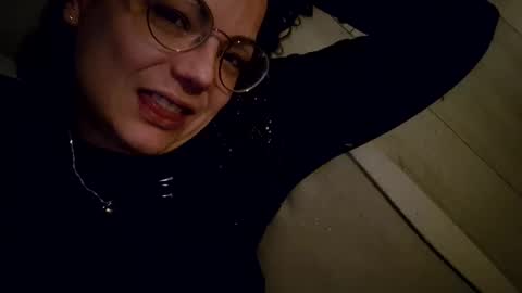 Snapshot of laraa333 chatting on February 22, 3:01 am Little online show from February 22, 3:01 am
