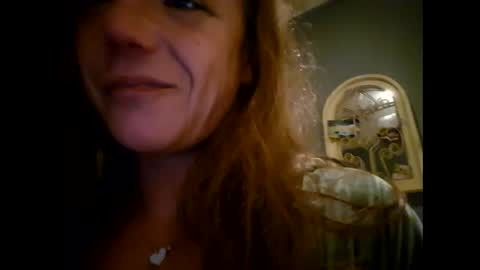 Snapshot of laraa333 chatting on October 17, 10:57 pm Little online show from October 17, 10:57 pm