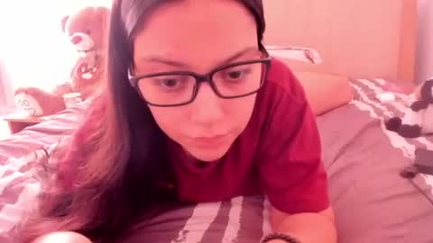 Snapshot of laracamille chatting on October 21, 3:05 pm lara online show from October 21, 3:05 pm
