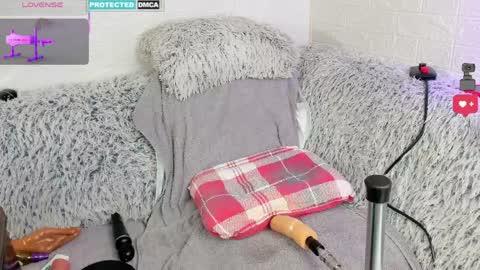 Lara online show from April 6, 10:22 pm