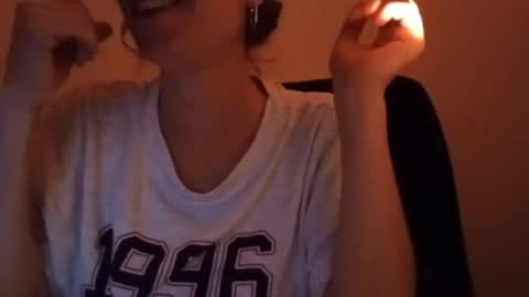 larafox22 online show from April 17, 5:42 am