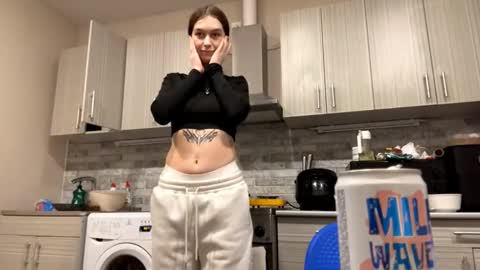 lara online show from March 26, 6:42 pm